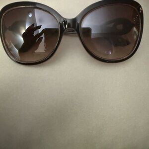 Elegant Black Sunglasses